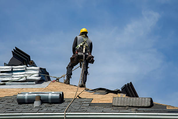 Professional Roofing technician working in Millersburg, OR